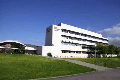 Universitat de Girona: estudiar la carrera de biotecnología.